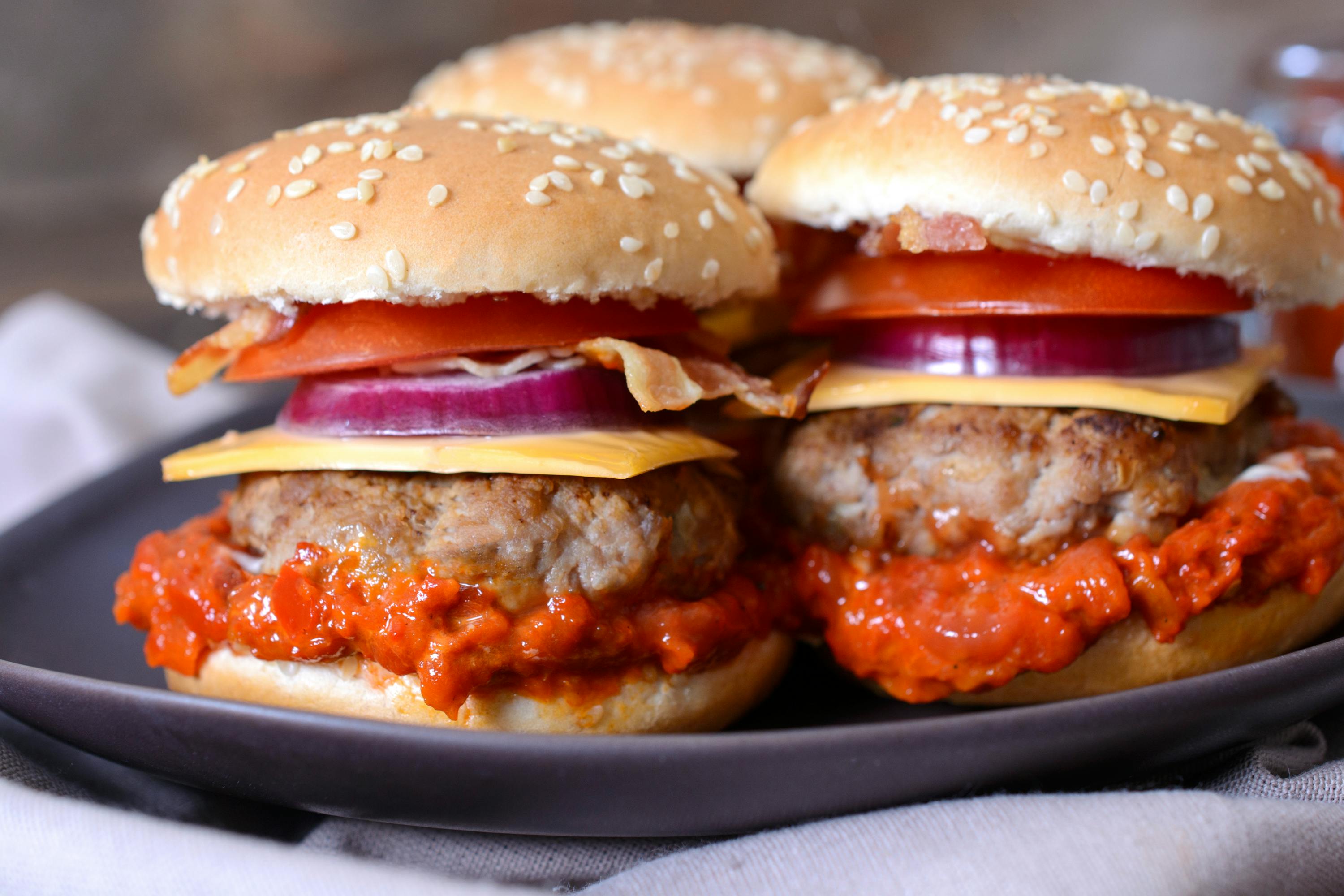 Passt natürlich auch auf pflanzliche Burger Passt natürlich auch auf pflanzliche Burger